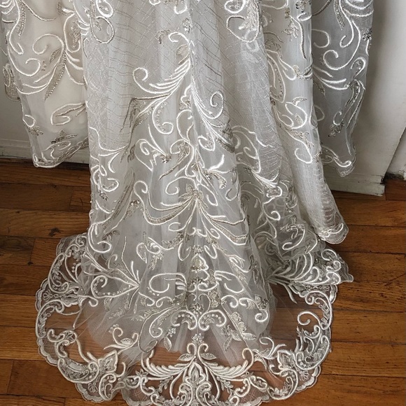 Watters wedding dress in ivory. Size 8. - Picture 7 of 8